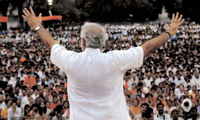 14 नवंबर 2012: तस्वीरों में इंडिया टुडे | पढ़ें इंडिया 14 नवंबर 2012: तस्वीरों में इंडिया टुडे | <a style='COLOR: #d71920' href='http://bit.ly/indiatoday-hindi-section' target='_blank'>पढ़ें इंडिया