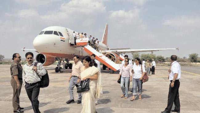 05 दिसंबर 2012: तस्वीरों में इंडिया टुडे | पढ़ें इंडिया 05 दिसंबर 2012: तस्वीरों में इंडिया टुडे | <a style='COLOR: #d71920' href='http://bit.ly/indiatoday-hindi-section' target='_blank'>पढ़ें इंडिया