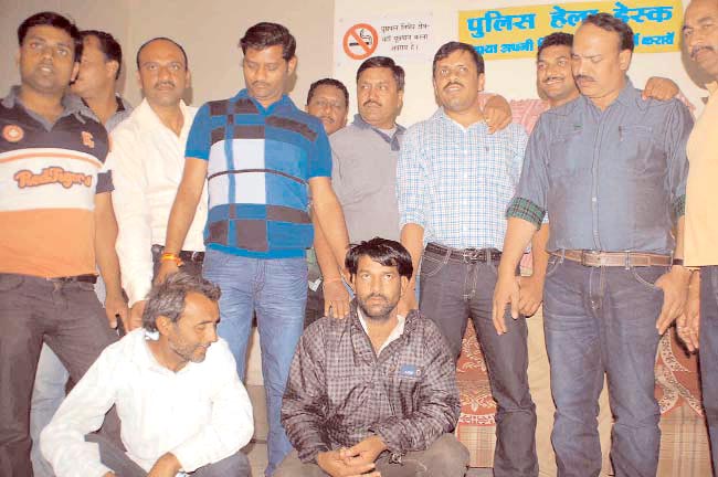 05 दिसंबर 2012: तस्वीरों में इंडिया टुडे | पढ़ें इंडिया 05 दिसंबर 2012: तस्वीरों में इंडिया टुडे | <a style='COLOR: #d71920' href='http://bit.ly/indiatoday-hindi-section' target='_blank'>पढ़ें इंडिया