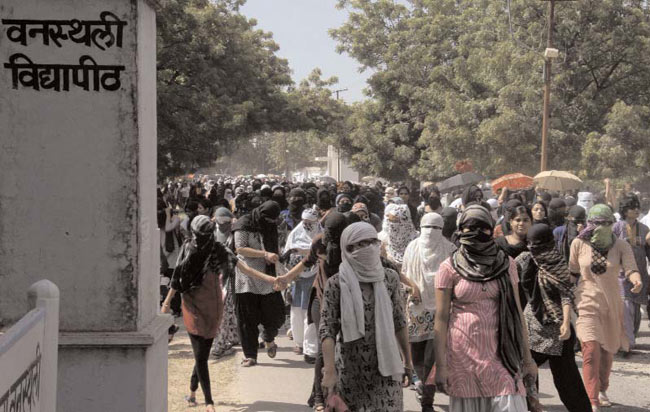 24 अक्‍टूबर 2012: तस्‍वीरों में इंडिया टुडे | <a style='COLOR: #d71920' href='http://bit.ly/indiatoday-hindi-section' target='_blank'>पढ़ें