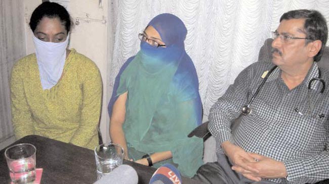 05 दिसंबर 2012: तस्‍वीरों में इंडिया टुडे | <a style='COLOR: #d71920' href='http://bit.ly/indiatoday-hindi-section' target='_blank'>पढ़ें इंडिया