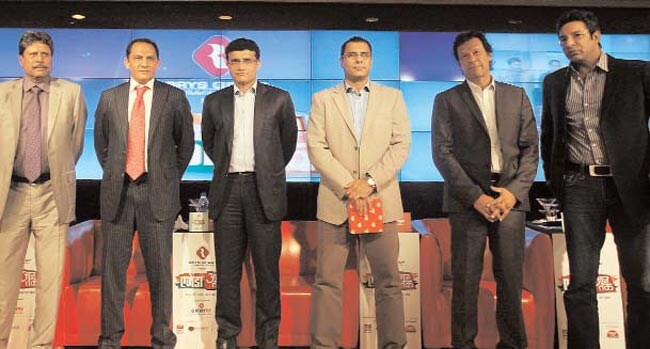 26 दिसंबर 2012: तस्वीरों में इंडिया टुडे | पढ़ें इंडिया 26 दिसंबर 2012: तस्वीरों में इंडिया टुडे | <a style='COLOR: #d71920' href='http://bit.ly/indiatoday-hindi-section' target='_blank'>पढ़ें इंडिया