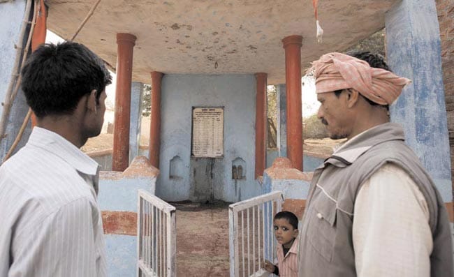 26 दिसंबर 2012: तस्वीरों में इंडिया टुडे | पढ़ें इंडिया 26 दिसंबर 2012: तस्वीरों में इंडिया टुडे | <a style='COLOR: #d71920' href='http://bit.ly/indiatoday-hindi-section' target='_blank'>पढ़ें इंडिया