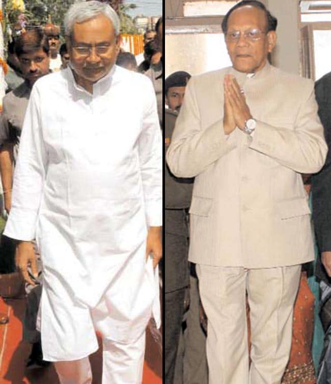 26 दिसंबर 2012: तस्वीरों में इंडिया टुडे | पढ़ें इंडिया 26 दिसंबर 2012: तस्वीरों में इंडिया टुडे | <a style='COLOR: #d71920' href='http://bit.ly/indiatoday-hindi-section' target='_blank'>पढ़ें इंडिया