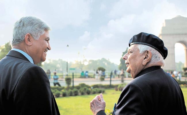 26 दिसंबर 2012: तस्वीरों में इंडिया टुडे | पढ़ें इंडिया 26 दिसंबर 2012: तस्वीरों में इंडिया टुडे | <a style='COLOR: #d71920' href='http://bit.ly/indiatoday-hindi-section' target='_blank'>पढ़ें इंडिया