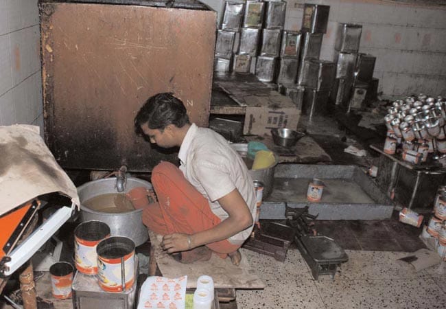 26 दिसंबर 2012: तस्वीरों में इंडिया टुडे | पढ़ें इंडिया 26 दिसंबर 2012: तस्वीरों में इंडिया टुडे | <a style='COLOR: #d71920' href='http://bit.ly/indiatoday-hindi-section' target='_blank'>पढ़ें इंडिया