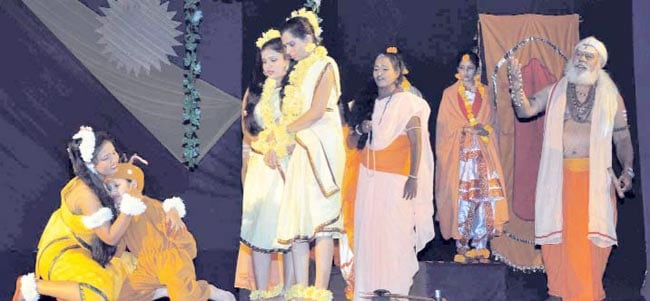 19 दिसंबर 2012: तस्वीरों में इंडिया टुडे | पढ़ें इंडिया 19 दिसंबर 2012: तस्वीरों में इंडिया टुडे | <a style='COLOR: #d71920' href='http://bit.ly/indiatoday-hindi-section' target='_blank'>पढ़ें इंडिया