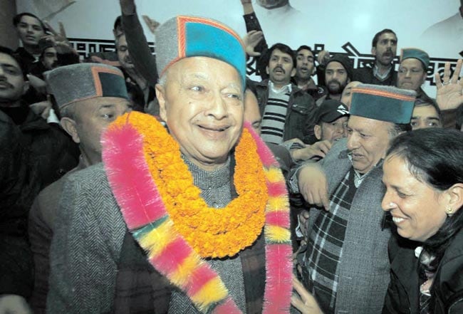 2 जनवरी 2013: तस्वीरों में इंडिया टुडे | पढ़ें इंडिया 2 जनवरी 2013: तस्वीरों में इंडिया टुडे | <a style='COLOR: #d71920' href='http://bit.ly/indiatoday-hindi-section' target='_blank'>पढ़ें इंडिया