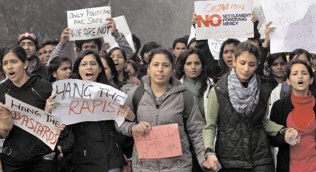 6 फरवरी 2013: तस्वीरों में इंडिया टुडे | पढ़ें इंडिया 6 फरवरी 2013: तस्वीरों में इंडिया टुडे | <a style='COLOR: #d71920' href='http://bit.ly/indiatoday-hindi-section' target='_blank'>पढ़ें इंडिया