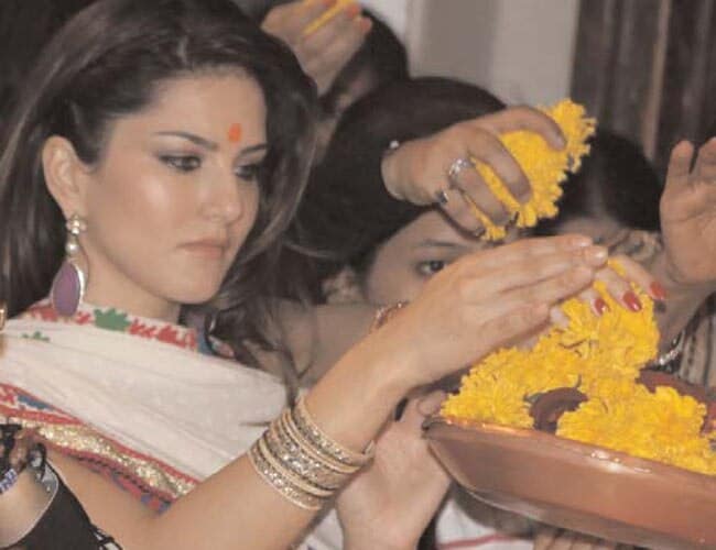 30 जनवरी 2013: तस्वीरों में इंडिया टुडे | पढ़ें इंडिया 30 जनवरी 2013: तस्वीरों में इंडिया टुडे | <a style='COLOR: #d71920' href='http://bit.ly/indiatoday-hindi-section' target='_blank'>पढ़ें इंडिया