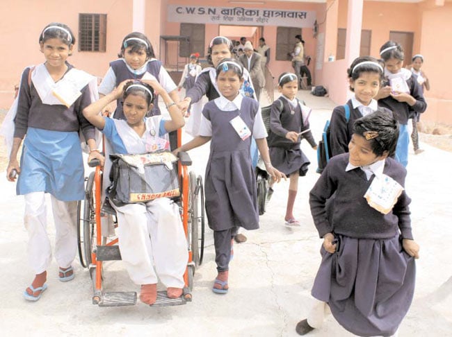 6 फरवरी 2013: तस्वीरों में इंडिया टुडे | पढ़ें इंडिया 6 फरवरी 2013: तस्वीरों में इंडिया टुडे | <a style='COLOR: #d71920' href='http://bit.ly/indiatoday-hindi-section' target='_blank'>पढ़ें इंडिया