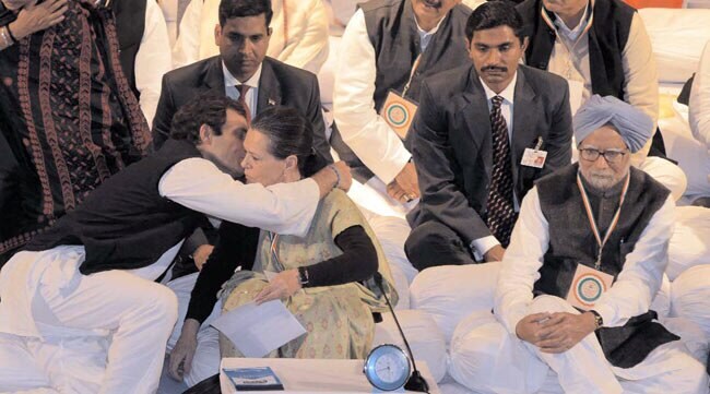 6 फरवरी 2013: तस्वीरों में इंडिया टुडे | पढ़ें इंडिया 6 फरवरी 2013: तस्वीरों में इंडिया टुडे | <a style='COLOR: #d71920' href='http://bit.ly/indiatoday-hindi-section' target='_blank'>पढ़ें इंडिया