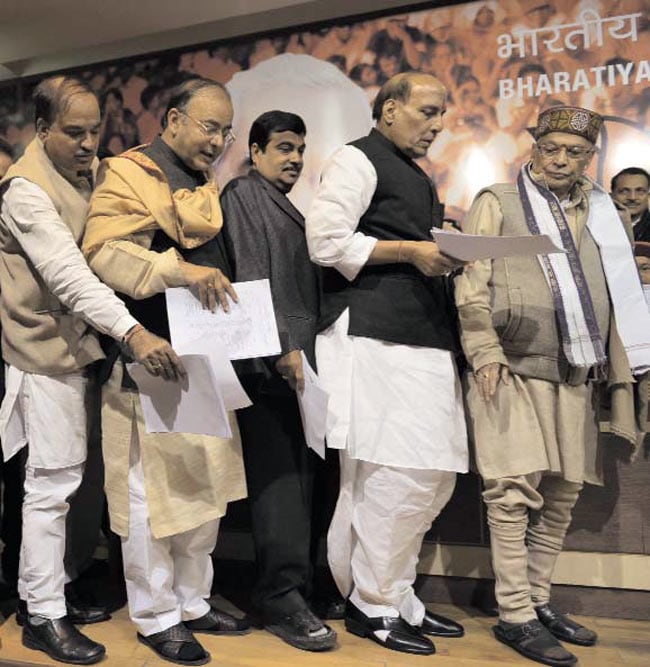 6 फरवरी 2013: तस्वीरों में इंडिया टुडे | पढ़ें इंडिया 6 फरवरी 2013: तस्वीरों में इंडिया टुडे | <a style='COLOR: #d71920' href='http://bit.ly/indiatoday-hindi-section' target='_blank'>पढ़ें इंडिया