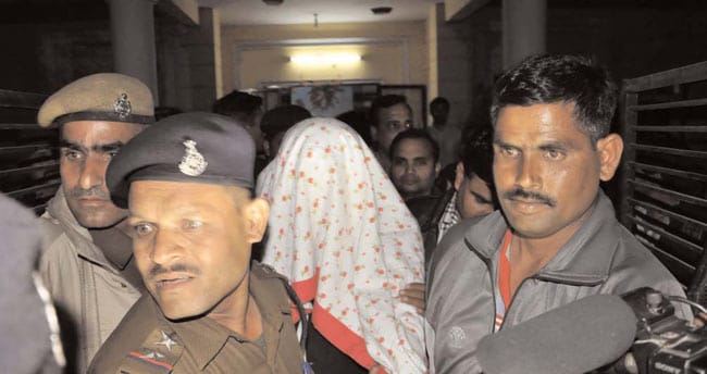 30 जनवरी 2013: तस्वीरों में इंडिया टुडे | पढ़ें इंडिया 30 जनवरी 2013: तस्वीरों में इंडिया टुडे | <a style='COLOR: #d71920' href='http://bit.ly/indiatoday-hindi-section' target='_blank'>पढ़ें इंडिया