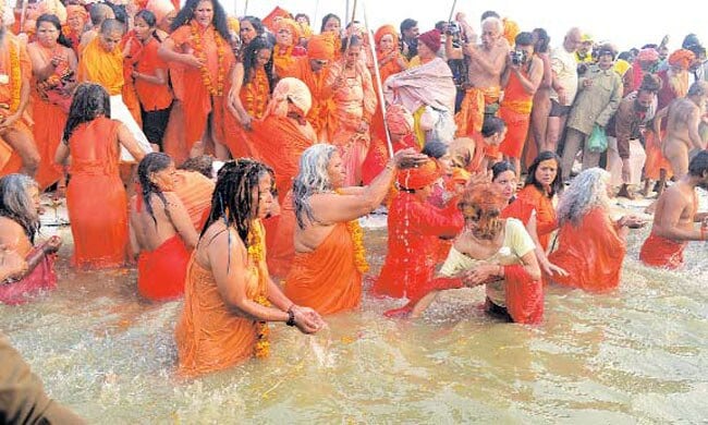 6 फरवरी 2013: तस्वीरों में इंडिया टुडे | पढ़ें इंडिया 6 फरवरी 2013: तस्वीरों में इंडिया टुडे | <a style='COLOR: #d71920' href='http://bit.ly/indiatoday-hindi-section' target='_blank'>पढ़ें इंडिया