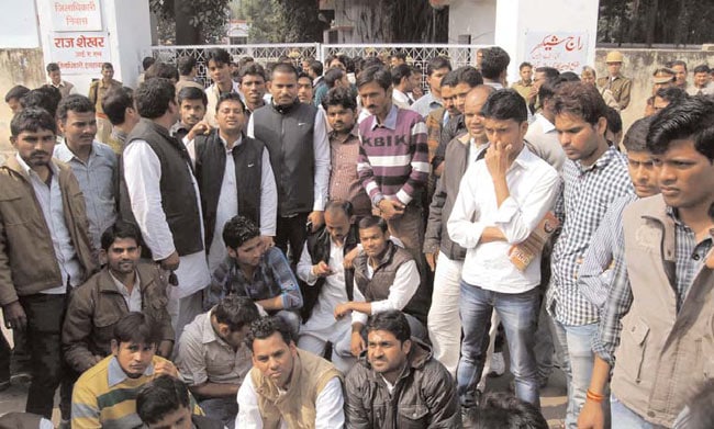 20 फरवरी 2013: तस्वीरों में इंडिया टुडे | पढ़ें इंडिया 20 फरवरी 2013: तस्वीरों में इंडिया टुडे | <a style='COLOR: #d71920' href='http://bit.ly/indiatoday-hindi-section' target='_blank'>पढ़ें इंडिया