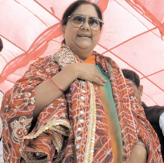 27 फरवरी 2013: तस्वीरों में इंडिया टुडे | पढ़ें इंडिया 27 फरवरी 2013: तस्वीरों में इंडिया टुडे | <a style='COLOR: #d71920' href='http://bit.ly/indiatoday-hindi-section' target='_blank'>पढ़ें इंडिया