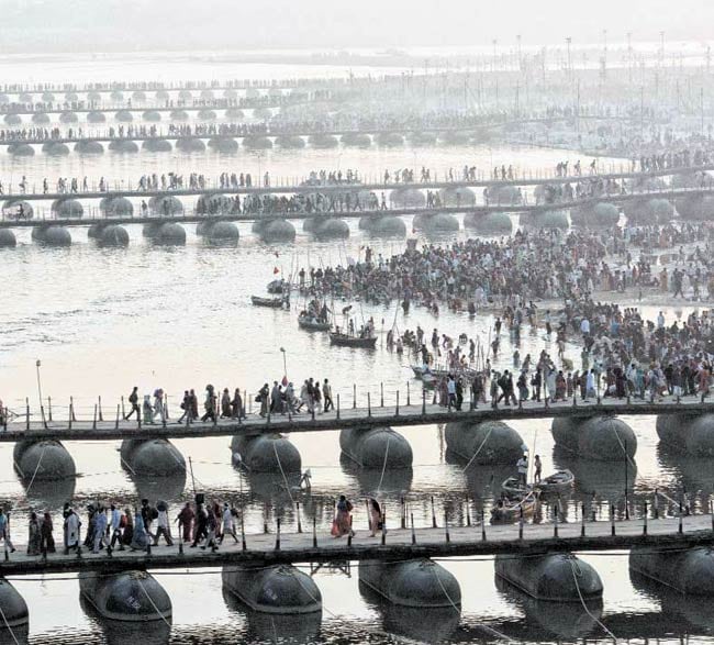 27 फरवरी 2013: तस्वीरों में इंडिया टुडे | पढ़ें इंडिया 27 फरवरी 2013: तस्वीरों में इंडिया टुडे | <a style='COLOR: #d71920' href='http://bit.ly/indiatoday-hindi-section' target='_blank'>पढ़ें इंडिया