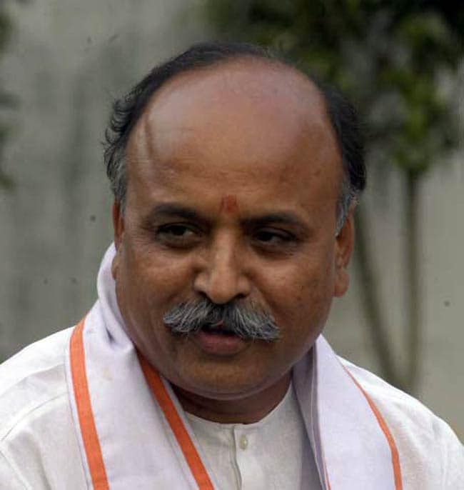 27 फरवरी 2013: तस्वीरों में इंडिया टुडे | पढ़ें इंडिया 27 फरवरी 2013: तस्वीरों में इंडिया टुडे | <a style='COLOR: #d71920' href='http://bit.ly/indiatoday-hindi-section' target='_blank'>पढ़ें इंडिया