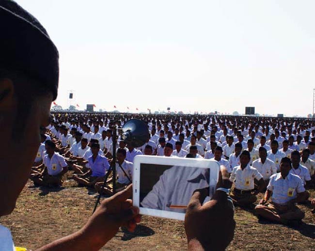 27 फरवरी 2013: तस्वीरों में इंडिया टुडे | पढ़ें इंडिया 27 फरवरी 2013: तस्वीरों में इंडिया टुडे | <a style='COLOR: #d71920' href='http://bit.ly/indiatoday-hindi-section' target='_blank'>पढ़ें इंडिया