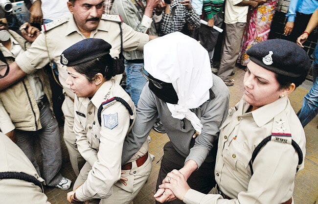 3 अप्रैल 2013: तस्‍वीरों में इंडिया टुडे | <a style='COLOR: #d71920' href='http://bit.ly/indiatoday-hindi-section' target='_blank'>पढ़ें इंडिया