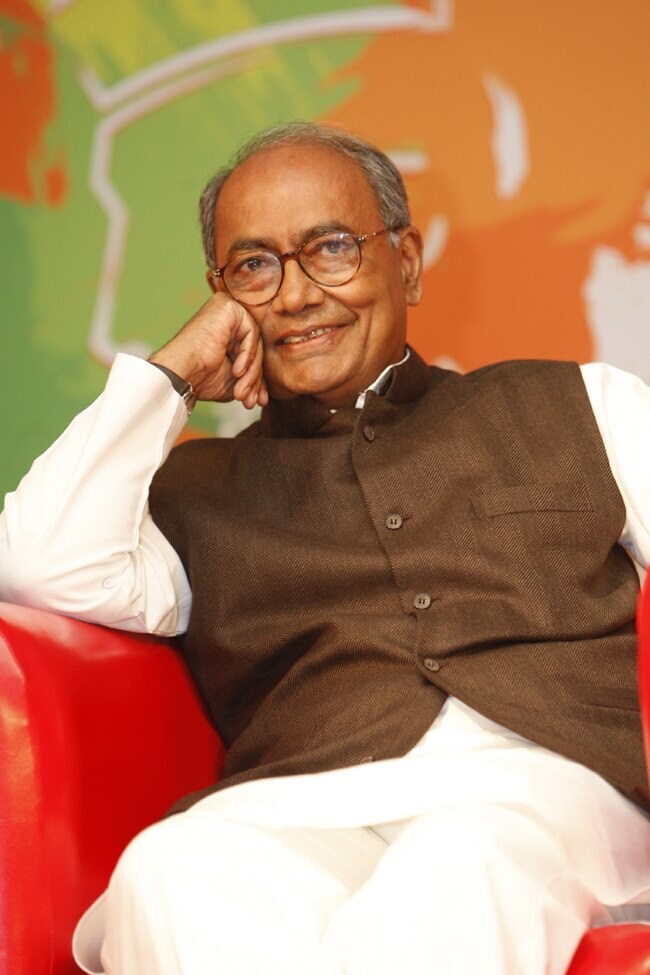 कौन हैं राहुल गांधी की टीम में | पढ़ें: जिम्मेदारी से बचते कौन हैं राहुल गांधी की टीम में | <a style='COLOR: #d71920' href='http://bit.ly/ZDBwgi' target='_blank'>पढ़ें: जिम्मेदारी से बचते