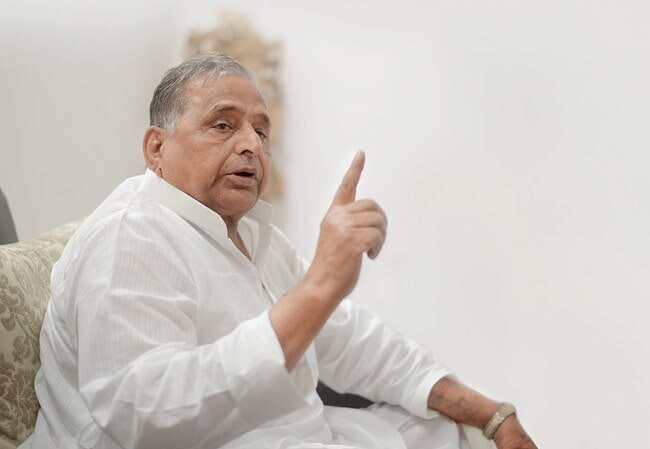 3 अप्रैल 2013: तस्वीरों में इंडिया टुडे | पढ़ें इंडिया 3 अप्रैल 2013: तस्वीरों में इंडिया टुडे | <a style='COLOR: #d71920' href='http://bit.ly/indiatoday-hindi-section' target='_blank'>पढ़ें इंडिया