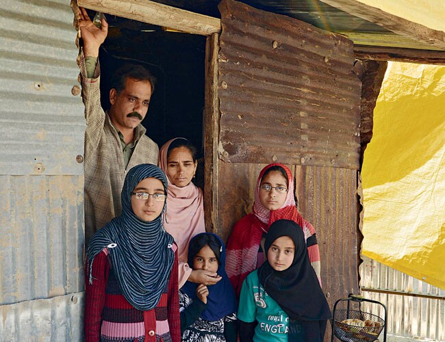 17 अप्रैल 2013: तस्वीरों में इंडिया टुडे | पढ़ें इंडिया 17 अप्रैल 2013: तस्वीरों में इंडिया टुडे | <a style='COLOR: #d71920' href='http://bit.ly/indiatoday-hindi-section' target='_blank'>पढ़ें इंडिया