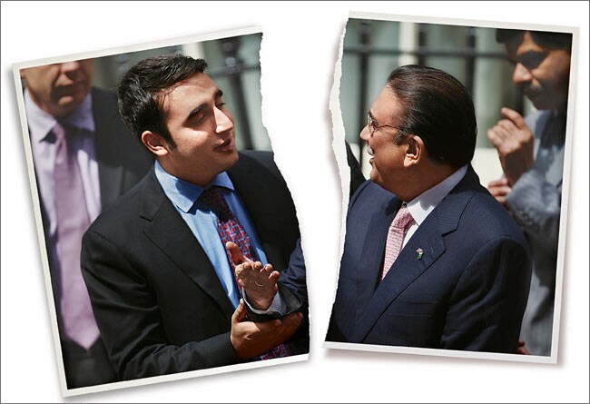 17 अप्रैल 2013: तस्वीरों में इंडिया टुडे | पढ़ें इंडिया 17 अप्रैल 2013: तस्वीरों में इंडिया टुडे | <a style='COLOR: #d71920' href='http://bit.ly/indiatoday-hindi-section' target='_blank'>पढ़ें इंडिया