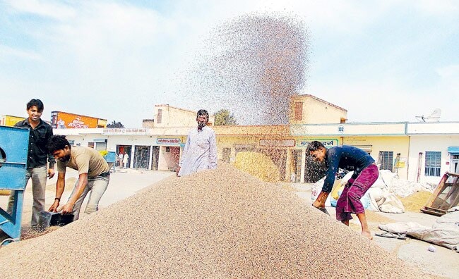 3 अप्रैल 2013: तस्वीरों में इंडिया टुडे | पढ़ें इंडिया 3 अप्रैल 2013: तस्वीरों में इंडिया टुडे | <a style='COLOR: #d71920' href='http://bit.ly/indiatoday-hindi-section' target='_blank'>पढ़ें इंडिया