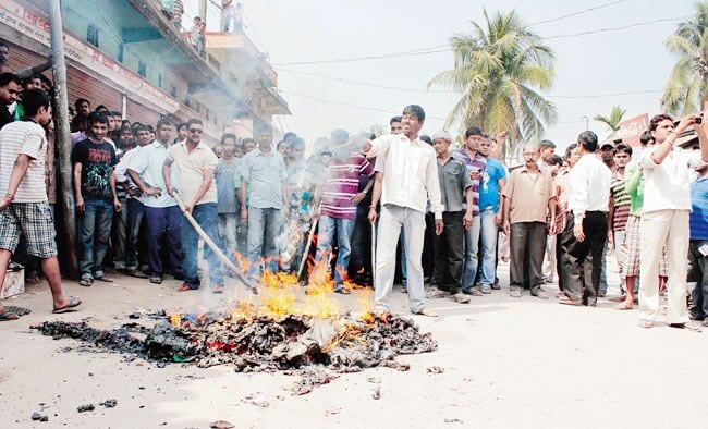 24 अप्रैल 2013: तस्वीरों में इंडिया टुडे | पढ़ें इंडिया 24 अप्रैल 2013: तस्वीरों में इंडिया टुडे | <a style='COLOR: #d71920' href='http://bit.ly/indiatoday-hindi-section' target='_blank'>पढ़ें इंडिया