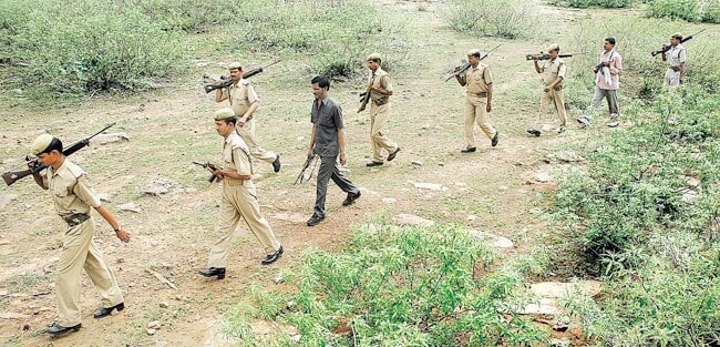 24 अप्रैल 2013: तस्वीरों में इंडिया टुडे | पढ़ें इंडिया 24 अप्रैल 2013: तस्वीरों में इंडिया टुडे | <a style='COLOR: #d71920' href='http://bit.ly/indiatoday-hindi-section' target='_blank'>पढ़ें इंडिया