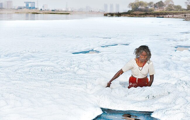 3 अप्रैल 2013: तस्वीरों में इंडिया टुडे | पढ़ें इंडिया 3 अप्रैल 2013: तस्वीरों में इंडिया टुडे | <a style='COLOR: #d71920' href='http://bit.ly/indiatoday-hindi-section' target='_blank'>पढ़ें इंडिया