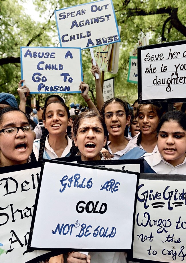 8 मई 2013: तस्वीरों में इंडिया टुडे | पढ़ें इंडिया 8 मई 2013: तस्वीरों में इंडिया टुडे | <a style='COLOR: #d71920' href='http://bit.ly/indiatoday-hindi-section' target='_blank'>पढ़ें इंडिया