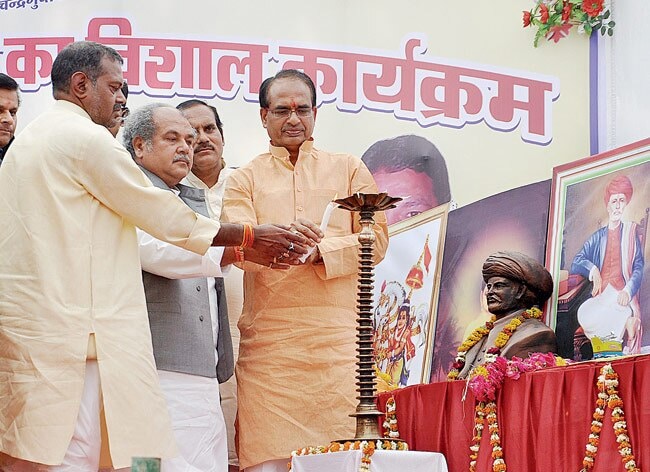 8 मई 2013: तस्वीरों में इंडिया टुडे | पढ़ें इंडिया 8 मई 2013: तस्वीरों में इंडिया टुडे | <a style='COLOR: #d71920' href='http://bit.ly/indiatoday-hindi-section' target='_blank'>पढ़ें इंडिया