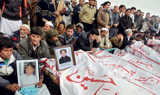 15 मई 2013: तस्वीरों में इंडिया टुडे | पढ़ें इंडिया 15 मई 2013: तस्वीरों में इंडिया टुडे | <a style='COLOR: #d71920' href='http://bit.ly/indiatoday-hindi-section' target='_blank'>पढ़ें इंडिया