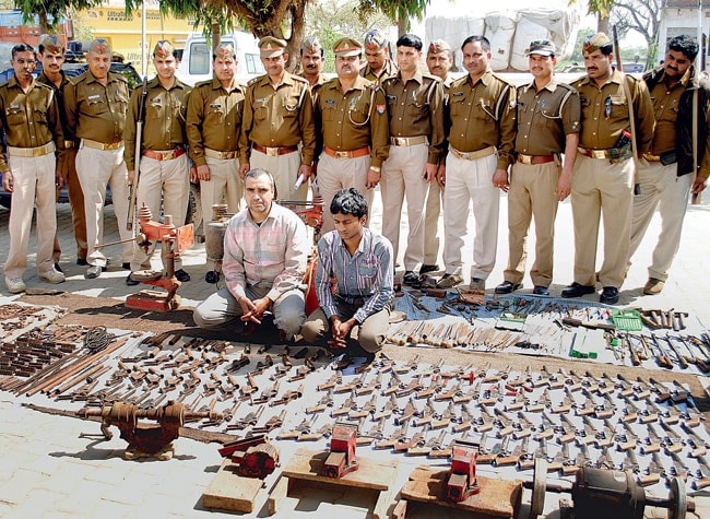8 मई 2013: तस्वीरों में इंडिया टुडे | पढ़ें इंडिया 8 मई 2013: तस्वीरों में इंडिया टुडे | <a style='COLOR: #d71920' href='http://bit.ly/indiatoday-hindi-section' target='_blank'>पढ़ें इंडिया