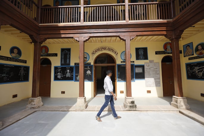 पीएम मोदी जहां पले-बढ़े, देखें उस बदलते वडनगर की तस्वीरें पीएम मोदी जहां पले-बढ़े, देखें उस बदलते वडनगर की तस्वीरें