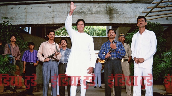 चुनावी भाषण से रैली तक, अमिताभ बच्चन के सियासी पारी की तस्वीरें चुनावी भाषण से रैली तक, अमिताभ बच्चन के सियासी पारी की तस्वीरें