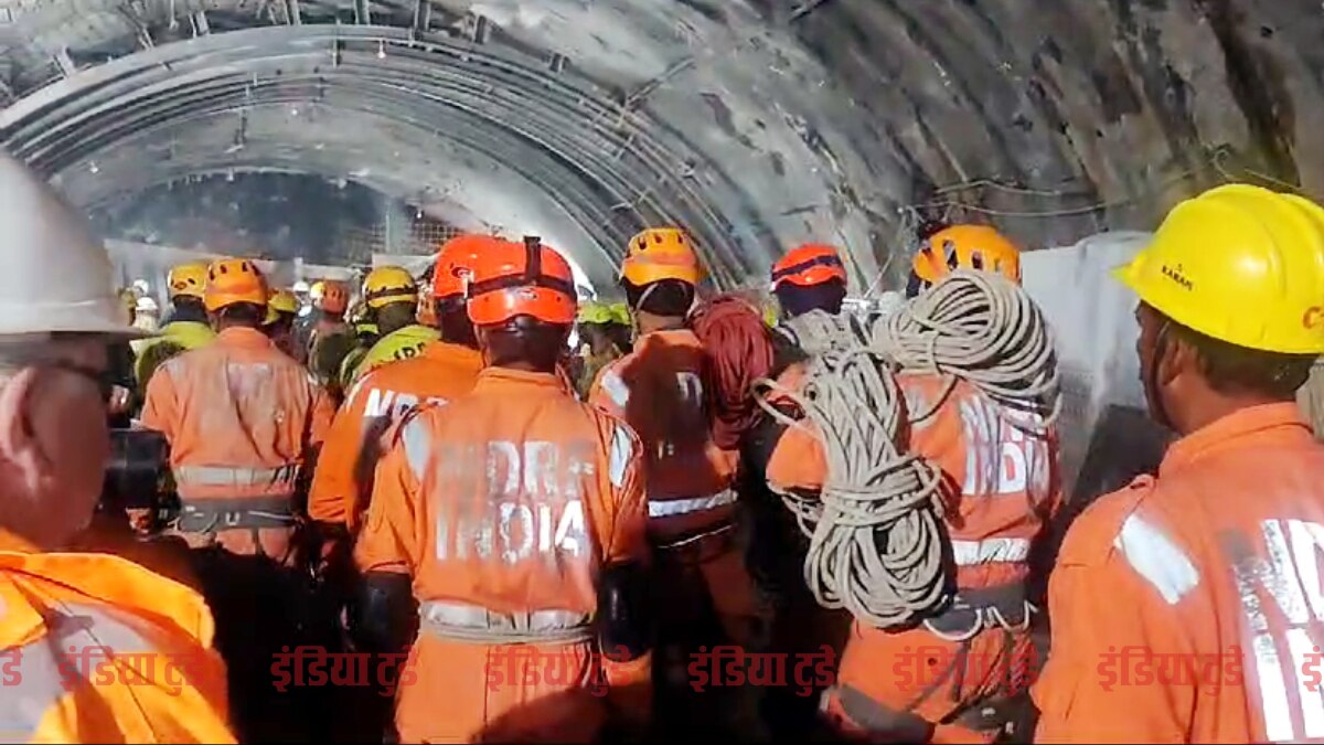 तस्वीरों के जरिए सिल्कयारा सुरंग हादसे की कहानी तस्वीरों के जरिए सिल्कयारा सुरंग हादसे की कहानी