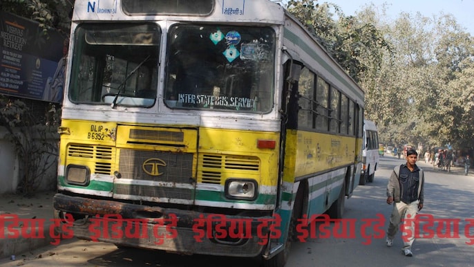 2002 के आस-पास दिल्ली में CNG बसें आने लगीं 2002 के आस-पास दिल्ली में CNG बसें आने लगीं