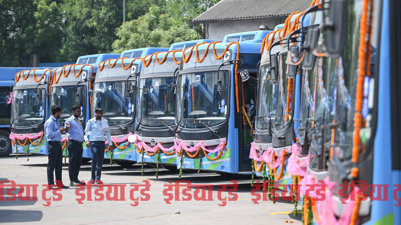 दिल्ली में नई इलेक्ट्रिक बसें दिल्ली में नई इलेक्ट्रिक बसें