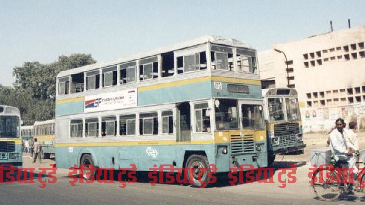 दिल्ली में 1990 के दौर में चलने वाली डबल डेकर बसें दिल्ली में 1990 के दौर में चलने वाली डबल डेकर बसें