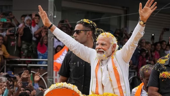 चुनाव प्रचार के दौरान पीएम मोदी चुनाव प्रचार के दौरान पीएम मोदी