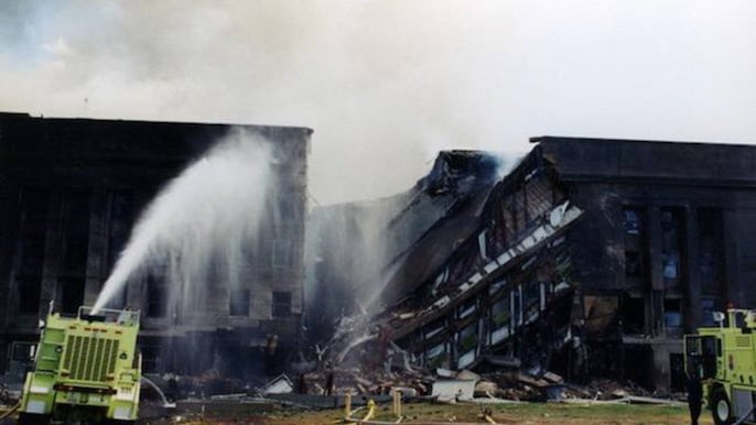 9/11 के बाद पेंटागन में अग्निशमन अभियान (फोटो : FBI) 9/11 के बाद पेंटागन में अग्निशमन अभियान (फोटो : FBI)