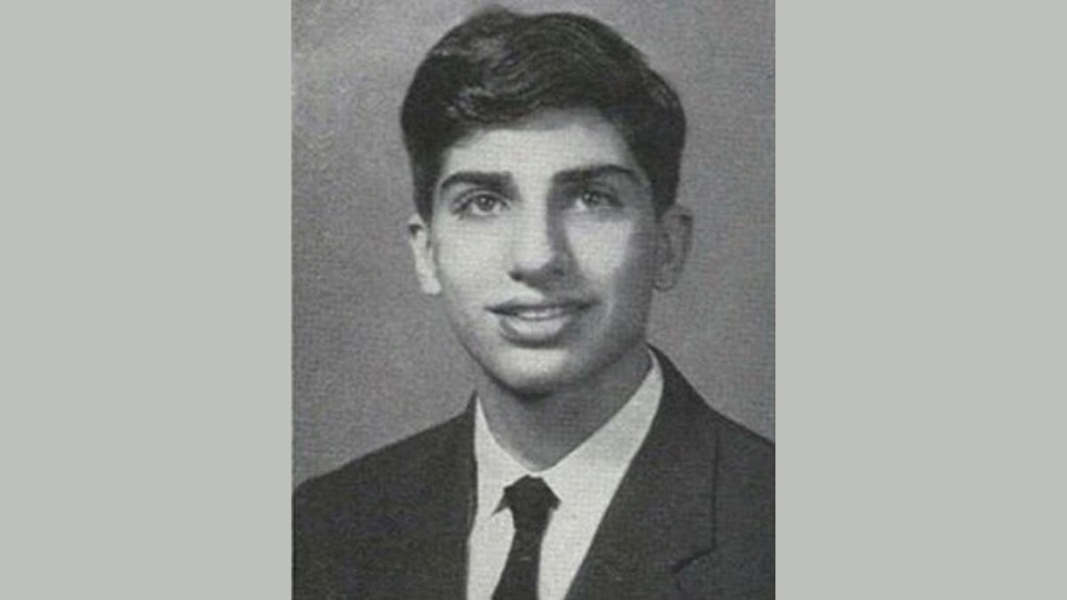 रतन टाटा एक प्रतिष्ठित पारसी परिवार से थे रतन टाटा एक प्रतिष्ठित पारसी परिवार से थे