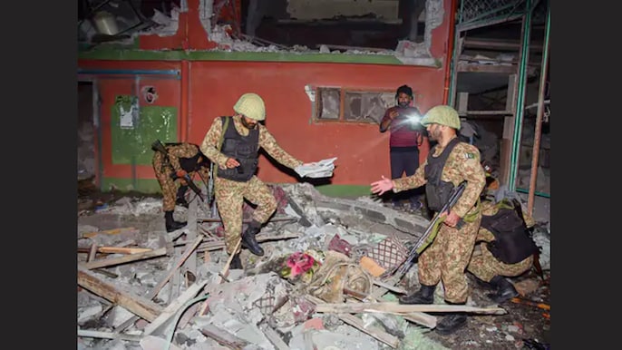 हमले के बाद की तस्वीर हमले के बाद की तस्वीर