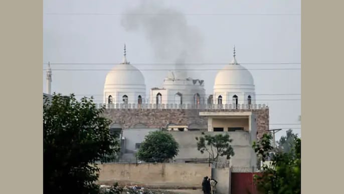 मस्जिद पर प्रहार मस्जिद पर प्रहार
