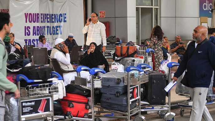 सब कुछ बेतरतीब है! सब कुछ बेतरतीब है!