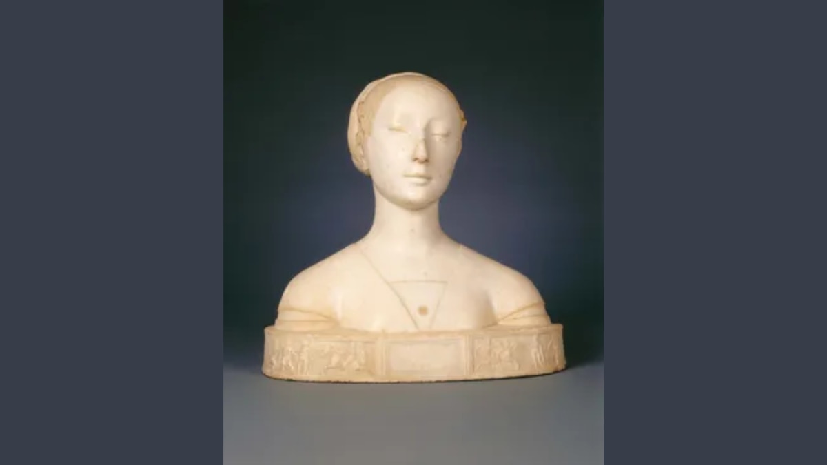 इटली के कलाकार फ्रांसेस्को लॉराना ने एरागॉन की राजकुमारी की प्रतिमा बनाई. 